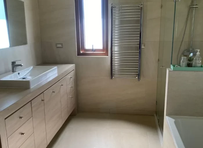 D_NQ_NP_2X_868470-MLC72898340312_112023-F-excelente-casa-380m2-condominio-algarrobo-de-batuco-lampa